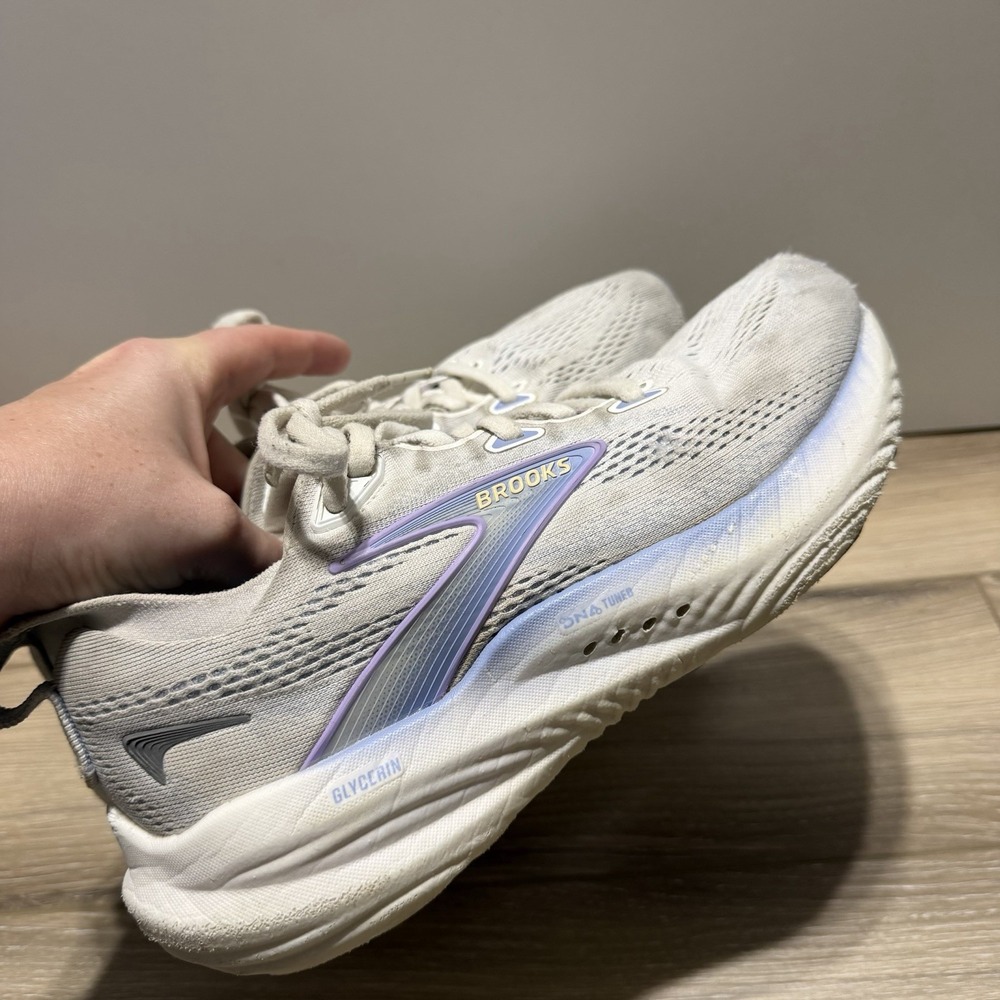 Women's Brooks Glycerin 22, White/Blue Heron/Apricot, 7 B Medium US